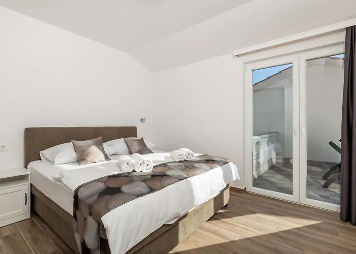 Stunning In Vikendica Banjol